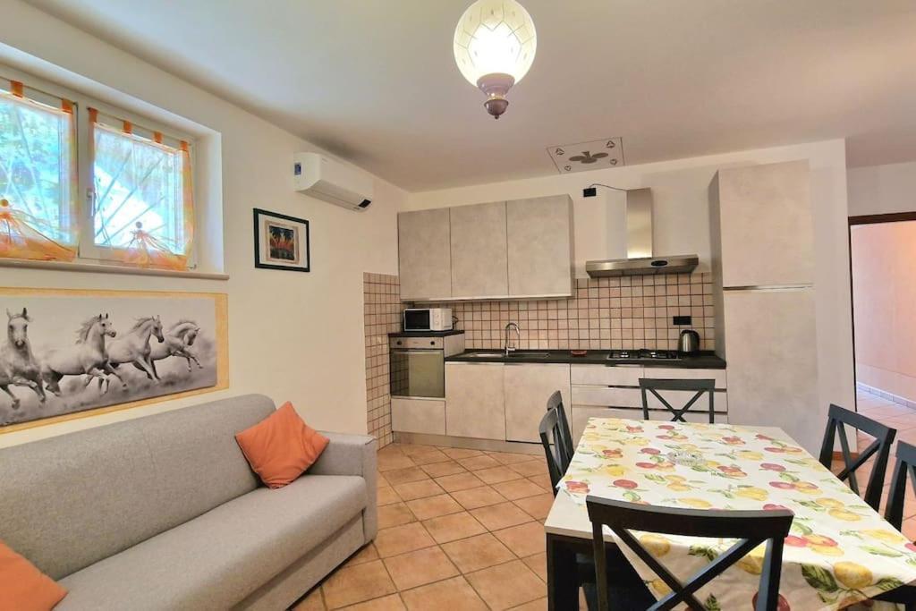 Ferienwohnung Ca' Degli Ulivi Caprino Veronese Exterior foto