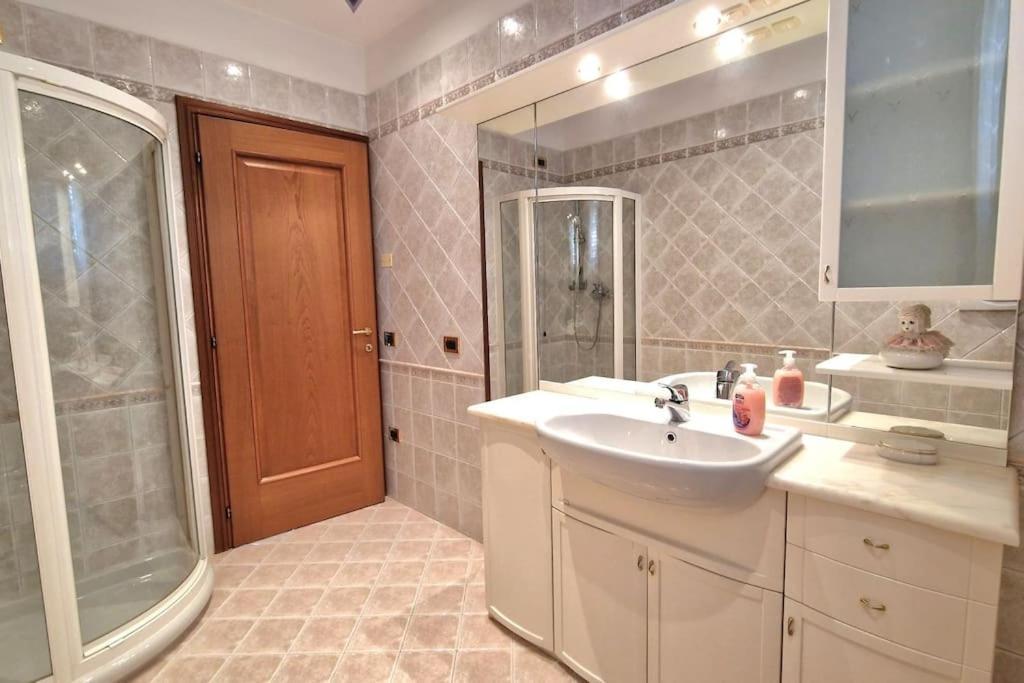 Ferienwohnung Ca' Degli Ulivi Caprino Veronese Exterior foto